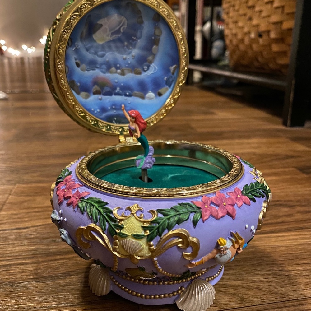 Disney Store Little Mermaid Ariel Music Jewelry Box